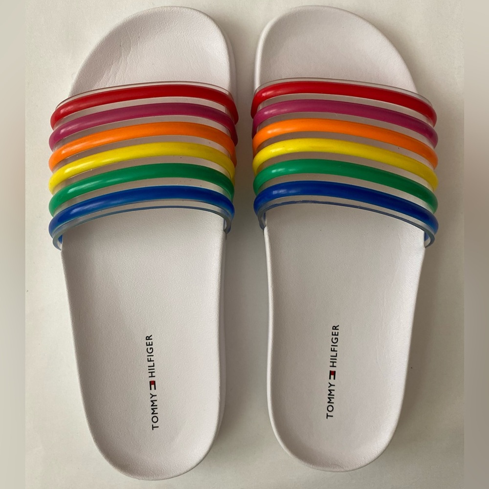 Tommy Hilfiger Rainbow Slides

•Size- 7 
•Brand New! Never Worn